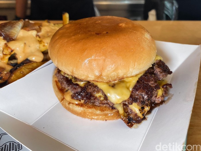 Dans Burger, tempat makan burger viral di Jakarta Selatan