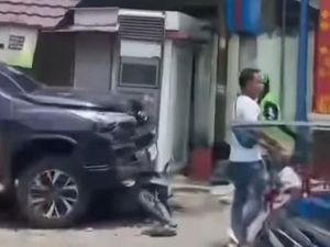 Pelajaran dari Fortuner Tabrak Motor-Gerobak Jualan