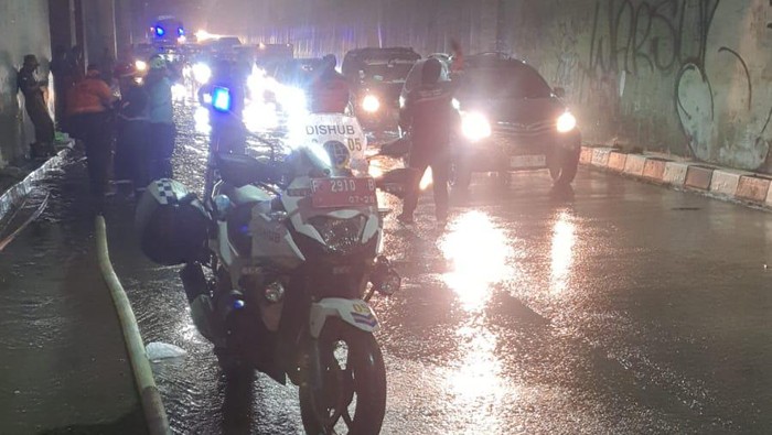 Genangan di Underpass Sholis Bogor mulai surut.