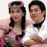 Harisu populer di 2000an sebagai artis transgender ‘pertama’ di Korea Selatan. Pemilik nama asli Lee Kyung Eun tersebut mengawali kariernya sebagai model dan penyanyi. Foto: Internet