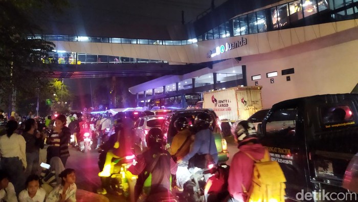 Jalan Ir Juanda, Jakarta Pusat, macet malam ini