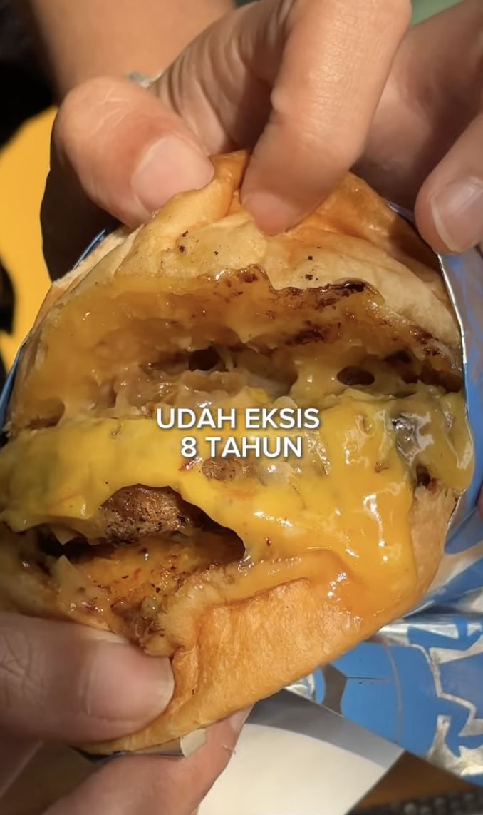 Juicy Bikin Nagih! Ini 5 Burger Enak Buat Kulineran di Bandung