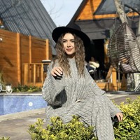 “Saya melompat atas keinginan saya sendiri. Karena saya tidak ingin hidup lagi. Tolong jaga Fistik (nama hewan peliharaannya). Saya baik kepada semua orang dalam hidup saya, tetapi saya tidak bisa baik kepada diri saya sendiri. Dalam hidup ini, jadilah egois. Dengan begitu, kamu akan bahagia,” tulis pesan terakhirnya. Foto: dok. Instagram @kubrasalofficial