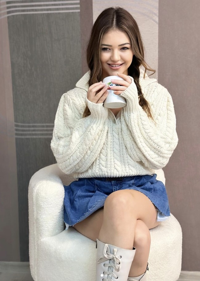 Catatan tersebut juga mengungkapkan keputusannya untuk meninggalkan dunia karena keinginan untuk memikirkan dirinya sendiri setelah berjuang dengan masalah emosional yang tidak terlihat oleh orang lain. Foto: dok. Instagram @kubrasalofficial