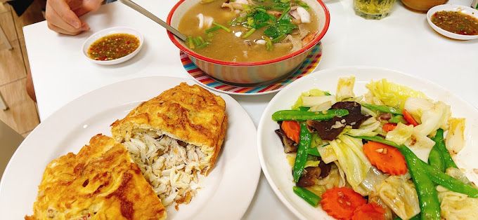 Kedai makanan lokal di Bangkok yang patut dicoba