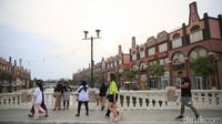 Water fountai pun menjadi daya tarik tersendiri yang akan membuat vibes pengunjung seperti berada di Eropa.