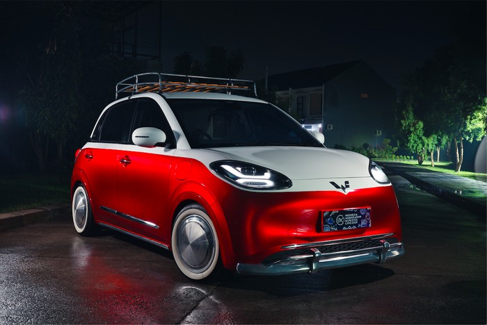 Modifikasi Wuling Binguo EV Mobil Cipung karya Maxdecal di IMX 2024.
