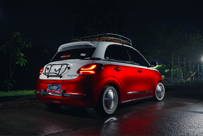 Modifikasi Wuling Binguo EV 'Mobil Cipung' karya Maxdecal di IMX 2024.
