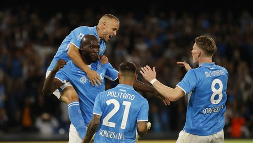 Soccer Football - Serie A - Napoli v Como - Stadio Diego Armando Maradona, Naples, Italy - October 4, 2024 Napolis Romelu Lukaku celebrates scoring their second goal with teammates REUTERS/Ciro De Luca