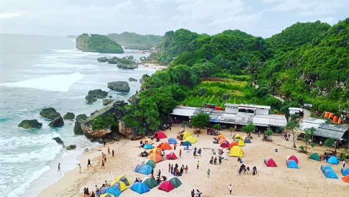 Pantai Ngrumput di Gunungkidul