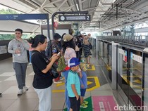 7 Tips Praktis Mengajak Anak Keliling Jakarta Naik Transportasi Umum