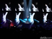 Penampilan AI Nike Ardilla-Bernadya di Hari Pertama Synchronize Fest 2024