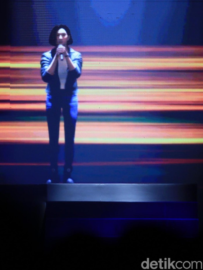 Penampilan AI Nike Ardilla-Bernadya di Hari Pertama Synchronize Fest 2024 Synchronize Fest 2024 bikin heboh penonton di hari pertama nih. Ada penampilan legenda Nike Ardilla di panggung District dan penyanyi muda Bernadya.