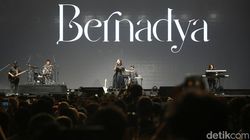 Penampilan AI Nike Ardilla-Bernadya di Hari Pertama Synchronize Fest 2024