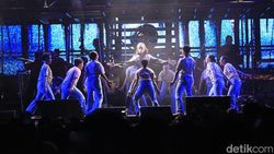 Pertunjukan Rock Opera Ken Arok Hibur Penonton di Synchronize Fest 2024
