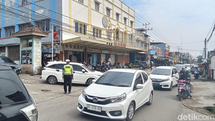 Polisi berlakukan rekayasa lalu lintas di Sekip Pangkal
