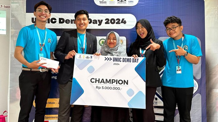 Potret empat mahasiswa Telkom University ciptakan startup pengolah sampah.