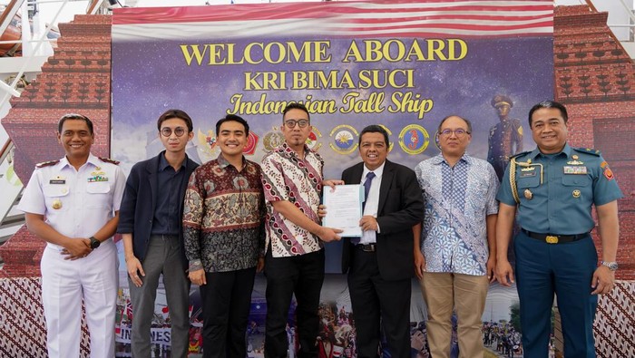 Kapal latih Republik Indonesia (KRI) Bima Suci milik TNI Angkatan Laut (AL) menjadi Lokasi seminar Internasional Maritim. Kegiatan seminar kemaritiman ini dilaksanakan oleh Persatuan Pelajar Indonesia (PPI) Jepang dan KBRI Tokyo.