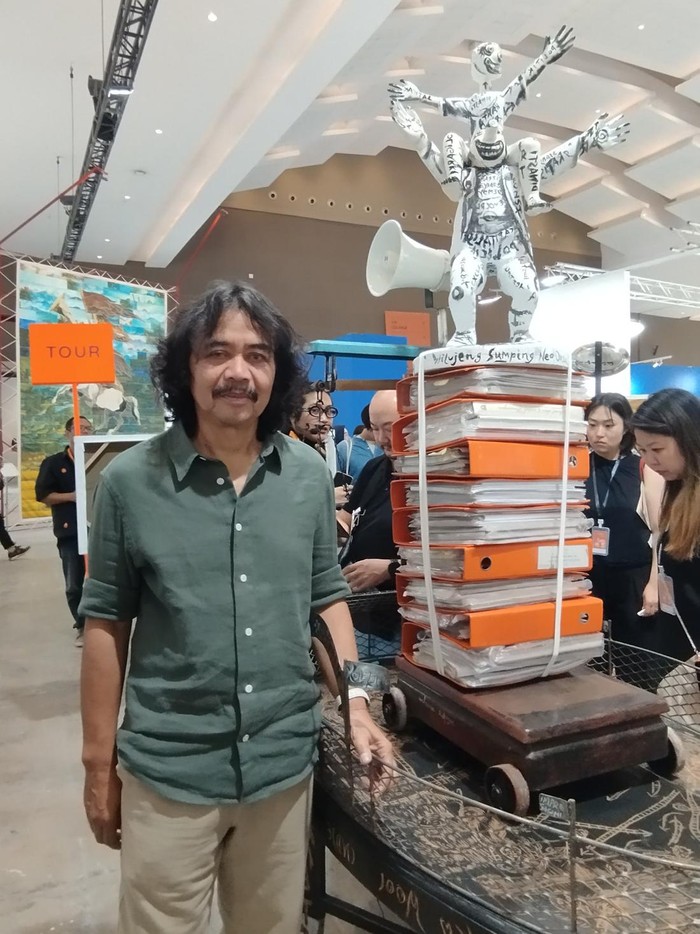 Tisna Sanjaya di Art Jakarta 2024.