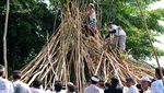 Melihat Kemeriahan Tradisi Mekotek di Bali