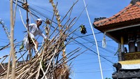Mekotek juga sebagai simbol kemenangan bagi masyarakat Munggu saat pertempuran bersama pasukan Kerajaan Mengwi dalam mempertahankan wilayah kekuasaan di Blambangan (Banyuwangi).