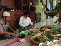 Melihat Tradisi Ngayun dan Pemberian Nama Bayi di Indramayu