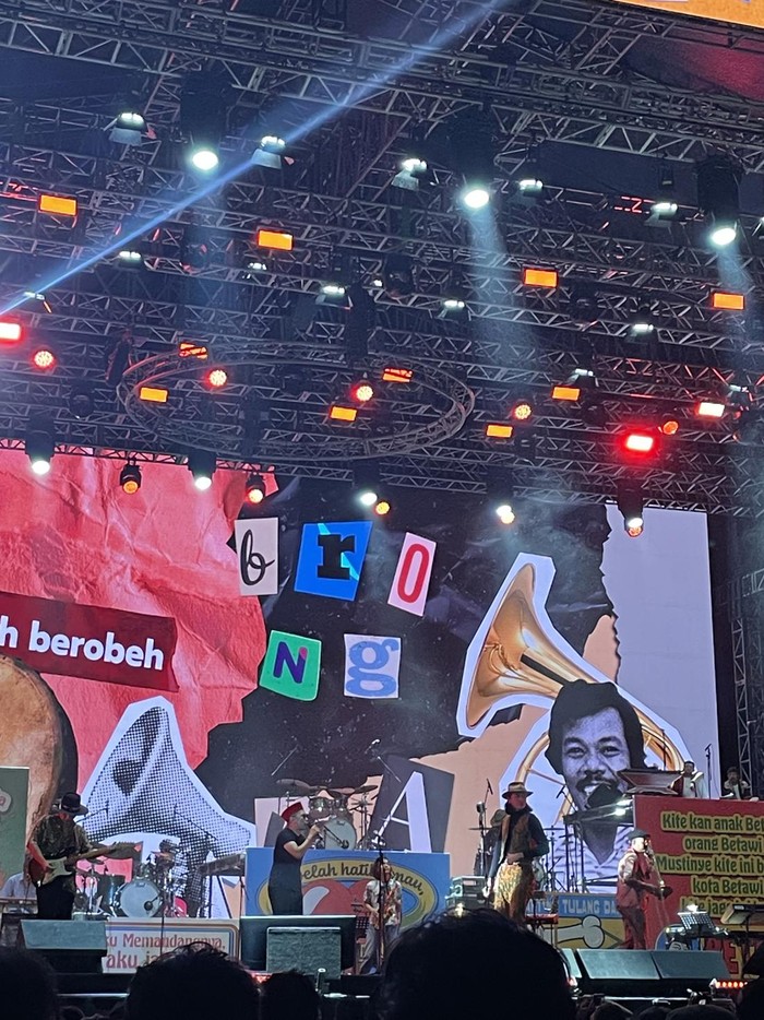 Tribute Benyamin di Synchronize Fest 2024 Tribute Benyamin di Synchronize Fest 2024