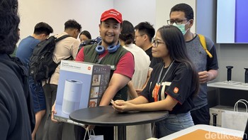 100 pembeli pertama diberikan Xiaomi Smart Air Purifier Compact. Foto: Adi Fida Rahman/detikINET