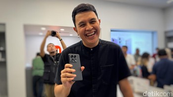Dalam penjualan perdana, pembeli beruntung berkesempatan meet and greet Tulus. Foto: Adi Fida Rahman/detikINET
