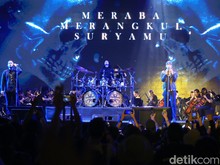 Aksi Band Metal Burgerkill Gebrak Panggung Synchronize