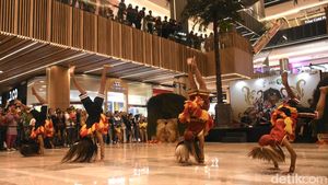 Penampilan Reog Ponogoro Pukau Pengunjung Mal