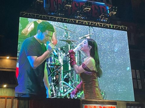 Aldi Taher dan Dewi Perssik di Synchronize Fest 2024.