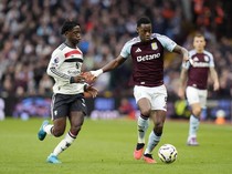 Skor Kacamata Tutup Laga Aston Villa Vs Manchester United