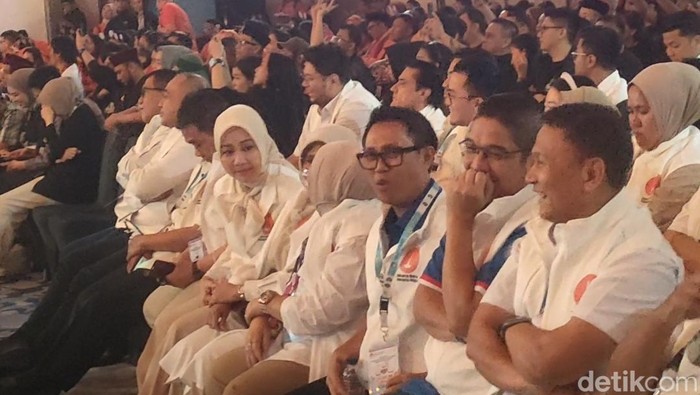 Ekspresi Mardani hingga Eko Patrio saat mendengar pernyataan Dharma soal pandemi (Dwi/detikcom).