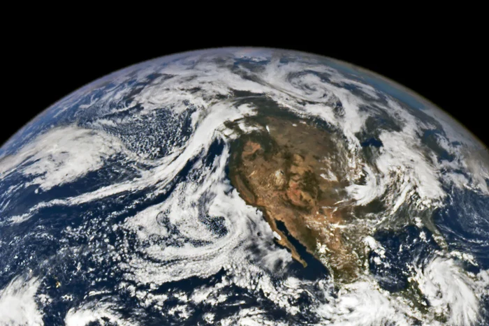 Kanada dan beberapa bagian Amerika Serikat dilanda hujan lebat yang tak biasa pada awal September. Kini, peristiwa itu mungkin diketahui alasannya. Diduga, hujan dahsyat itu adalah hasil dari salah satu sungai atmosfer paling deras yang terlihat di Pasifik timur laut sejak tahun 2000.