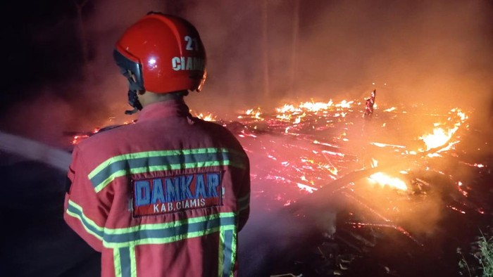 Kebakaran kandang ayam di Ciamis.