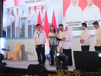Khofifah-Emil Kenalkan Jubir Muda: Ada Dokter hingga Crazy Rich