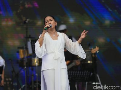 Kolaborasi Apik Sheila Majid dan Tohpati di Synchronize Fest