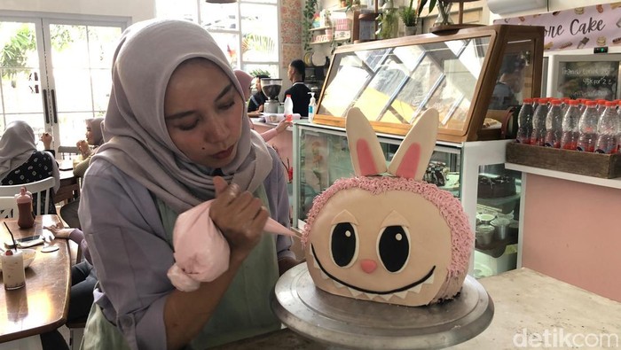 Kue karakter Labubu di Palembang
