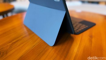 Combo Touch untuk iPad Pro tersedia dalam warna Graphite dan untuk iPad Air dalam warna Oxford Grey. Foto: Adi Fida Rahman/detikINET