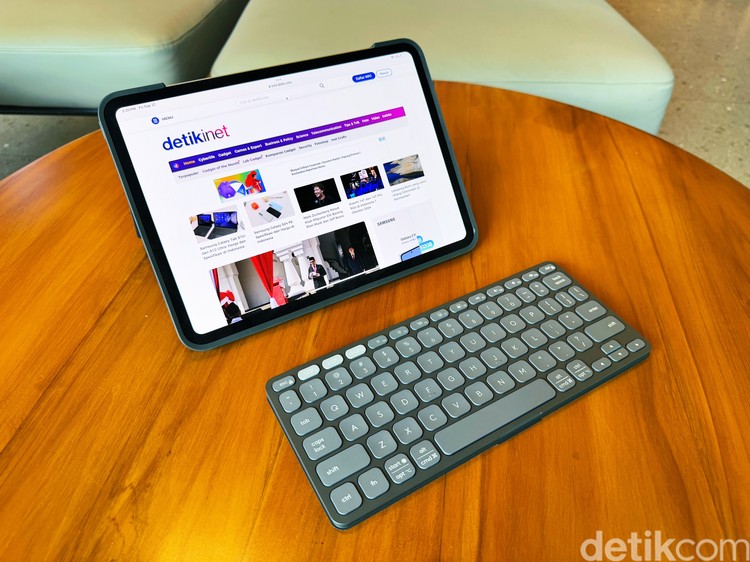 Logitech Combo Touch dan Keys-To-Go 2 Logitech Combo Touch dan Keys-To-Go 2