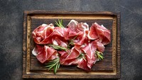 Ham terbuat dari dari daging babi. Ada juga ham termahal di dunia yang menembus harga Rp 50 jutaan. Ham tersebut istimewa karena berasal dari babi yang diternak di Spanyol Barat. Foto: iStock/site news