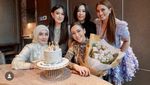 Manis! Momen Maia Estianty Kulineran Bareng Keluarga dan Sahabat