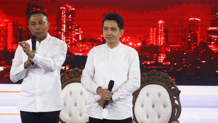 Dharma menyampaikan visi-misi dalam debat perdana Pilgub Jakarta 2024 di JIExpo Kemayoran, Jakarta, Minggu (6/10/2024).