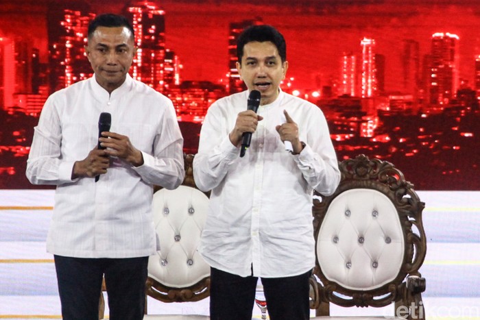 Dharma menyampaikan visi-misi dalam debat perdana Pilgub Jakarta 2024 di JIExpo Kemayoran, Jakarta, Minggu (6/10/2024).