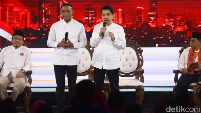 Dharma menyampaikan visi-misi dalam debat perdana Pilgub Jakarta 2024 di JIExpo Kemayoran, Jakarta, Minggu (6/10/2024).