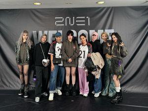 Video: Potret Nagita Slavina Cs Bareng 2NE1
