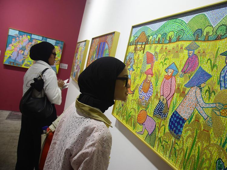 Anak-anak Sandiaga Uno hingga Sosialita Hadiri Pameran Pelukis Autistik
