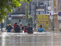 Penampakan Banjir Menggenangi Kota Wisata Chiang Mai Thailand