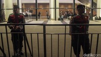 Polres Metro Jakarta Pusat mengerahkan 1.634 personel gabungan untuk mengamankan jalannya debat pertama.